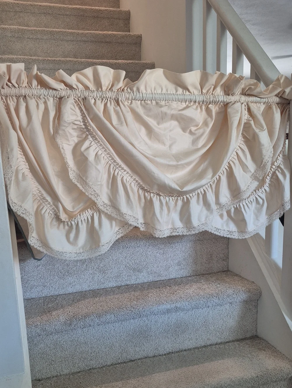 Vintage Scalloped Ruffled Cream Curtain 114x25